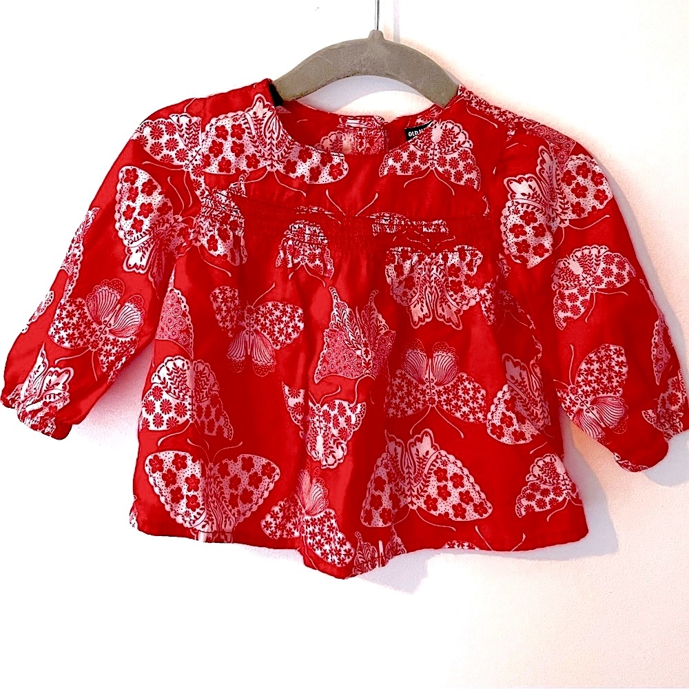 $4 💥NEW 🦋 Butterflies Smocked Boho Blouse, Soft & Lightweight, Long Sleeves
